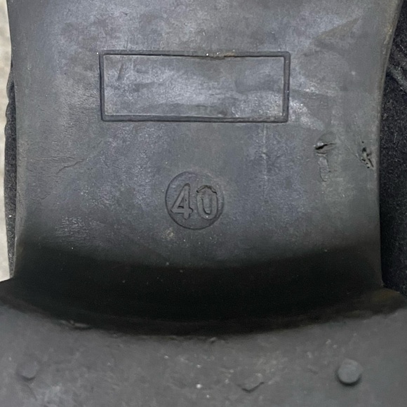 Cute black leather booties - Picture 4 of 9